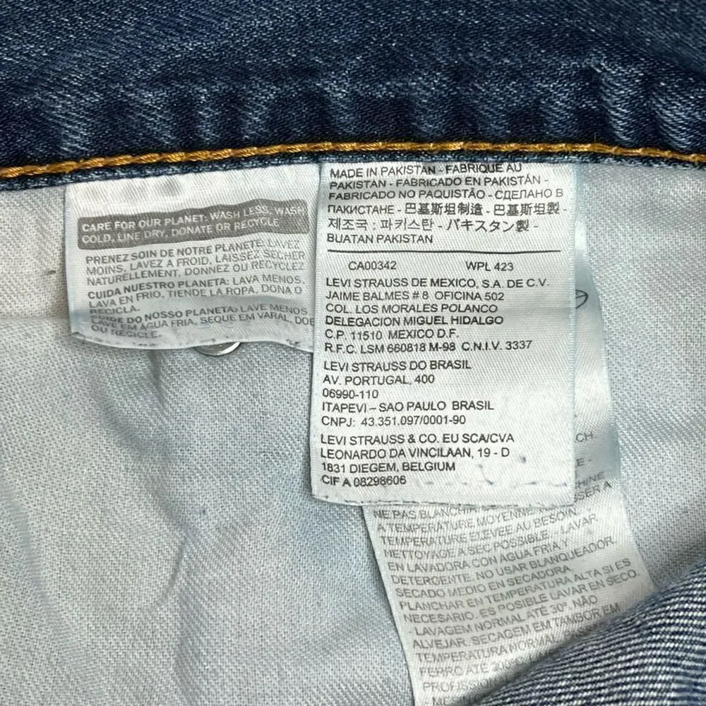 Levi’s 505 medium wash jeans size 34 X 32